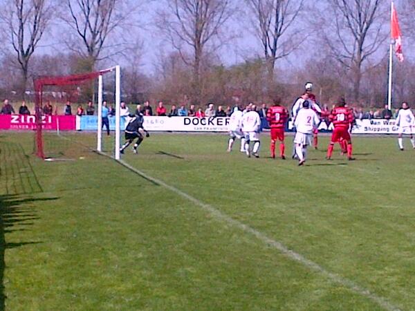 RandyvdB's tweet photo. 2e goal is aanstaande... http://t.co/ZDtkGr9AIW