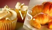 EsComida's tweet photo. CupCakes Vs Croissants LA BATALLA FINAL http://t.co/YeZVEIOjlI
