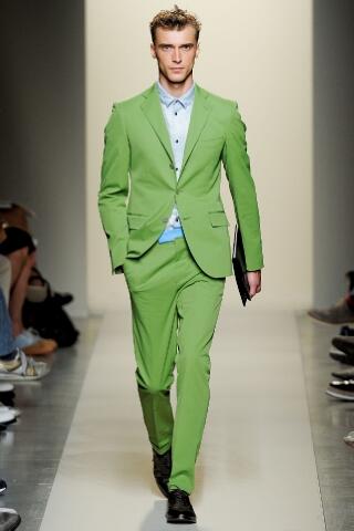 Костюм летний муж. Костюм Боттега Венета зеленый. Bottega Veneta зеленый костюм. Боттега Венета зеленый мужской. Боттега Венета костюм.
