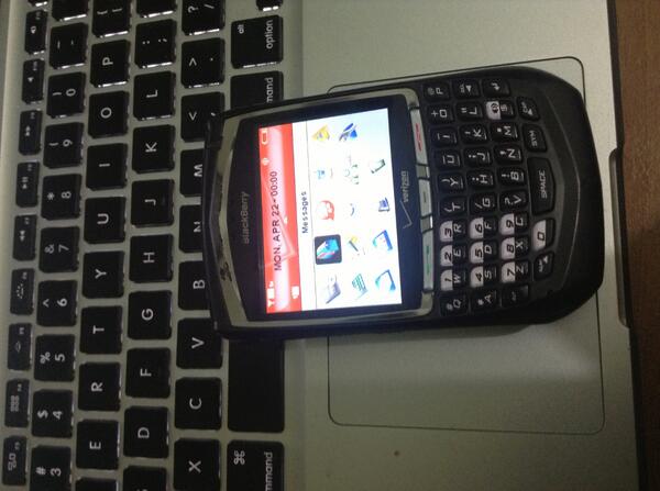 orderibanez's tweet photo. Jual : Bb 8703 black verizon CDMA tanpa battery, tinggal inject, phone only. Harga nett Rp 200.000.. http://t.co/knn2uhWasI