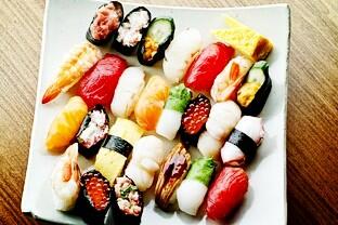 EsComida's tweet photo. Color, imaginación, exotismo... Sushi en estado puro! http://t.co/bzmRHK7Nlh