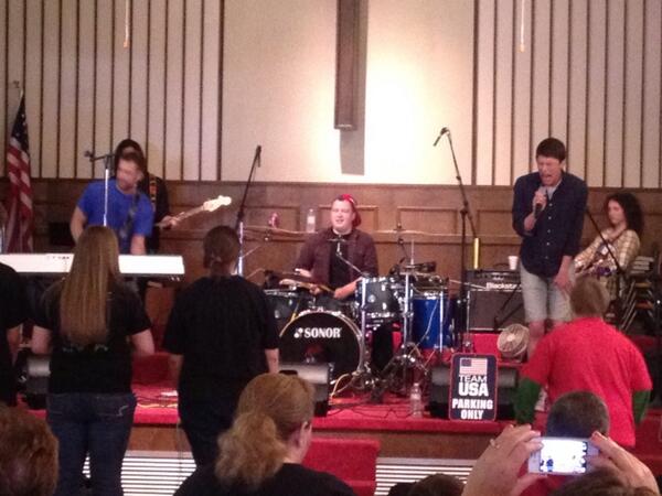 AlterAnthem's tweet photo. Compassion outreach! http://t.co/4GSRONFz80