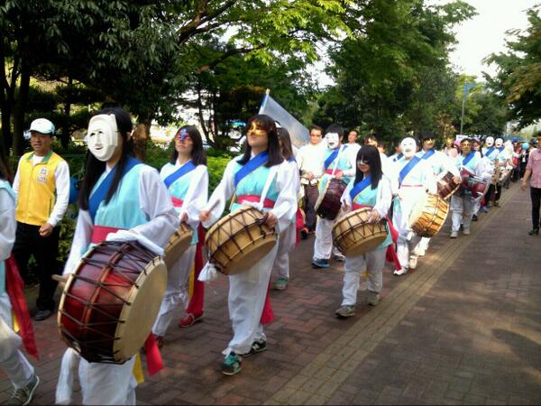 신천지 창원교회 세계평화광복 축제, 말씀대성회 이색 퍼레이드♥
대언의 사자 말씀대성회 홍보 가두행렬