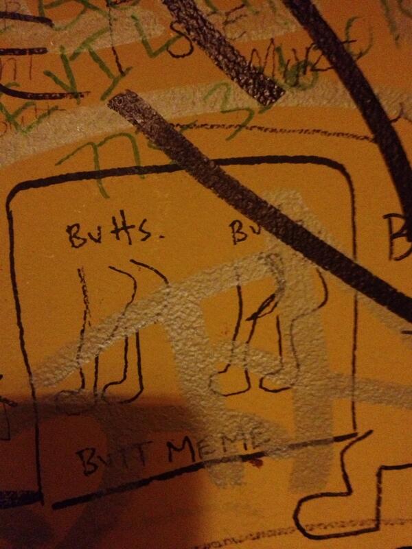 drainkids's tweet photo. Butt meme. #twinbutt http://t.co/GsDV0ZvgB7