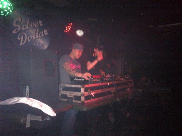 iammirage's tweet photo. @DJxASTROxP &amp; @DJYiao_Hsieh #puttinginwork #propereducation #silverdollar #housemusic http://t.co/yfFeIig2v2