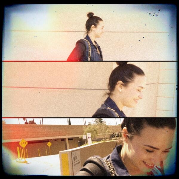 ddlovato's tweet photo. Sunday's are my favorite 😊❤ http://t.co/Ms1Ew2ONbq