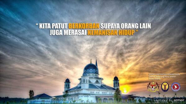aadksps's tweet photo. "Kita patut berkorban supaya orang lain juga merasai kemanisan hidup" http://t.co/PhN4M5dIbU