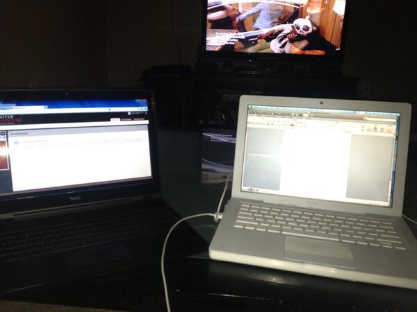 VictoriaHeule's tweet image. Best of both worlds!! #apple #windows #homeworkhell