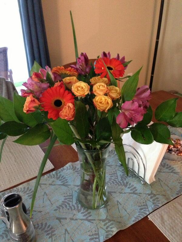 darm0608's tweet photo. Yay for surprise flowers!! http://t.co/z6yZoQuuwn