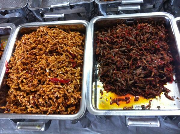 KIBUHAJI's tweet photo. Crunchy for your lunch 3. Tempe orek dan 4. Teri balado ;) http://t.co/B9bTsHQASh