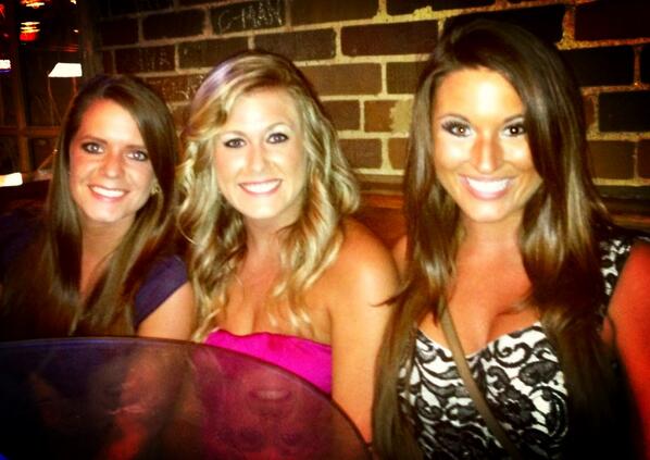 ChelseaBarton_'s tweet image. My gals! @kate_jones08 #MalPal 🎀