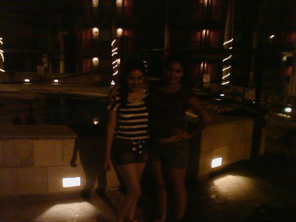 arletthmendez's tweet photo. #pool #newfriends @SilviaMosDen @alejand25872343 http://t.co/1JTL6ouxlg