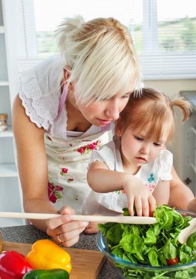 Iti mai amintesti de atelierul "Copilarie in Bucatarie"? centrulfamiliata.ro/ateliere/ateli…