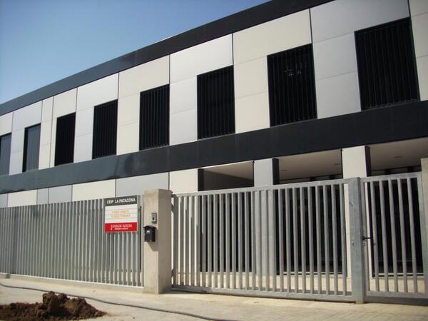 mmartinezausina's tweet image. Como cada lunes os dejo la imagen de una #construcción hecha en fábrica CEIP La Patacona #arquitecturaindustrializada
