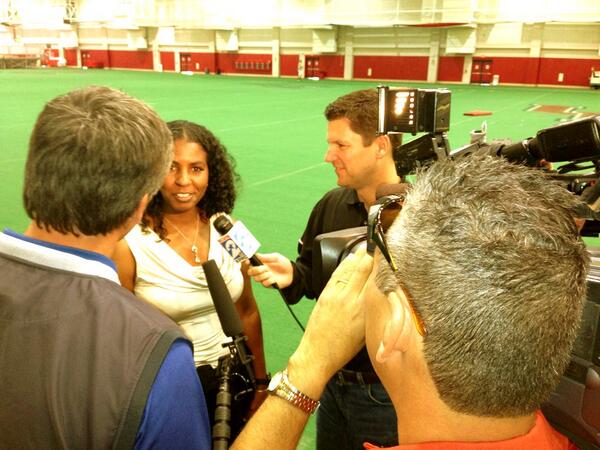 <a href="/lolababy_68/">Tori Hayden</a> interviewed about her son <a href="/_Go_DJ_/">DJ Hayden</a>  at UofH pro-day with 20+ teams here. w/ @BobSlovak13 <a href="/RandyMcIlvoy/">Randy McIlvoy</a>