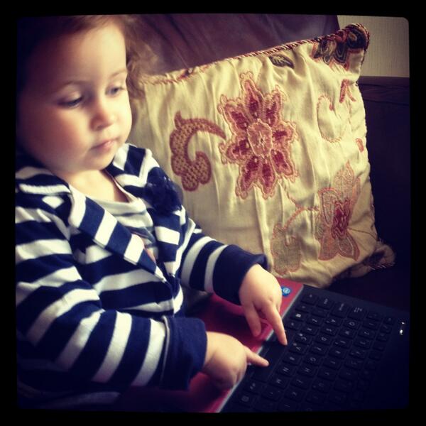 Nicolajb87's tweet image. Takes after her mummy #computerkid