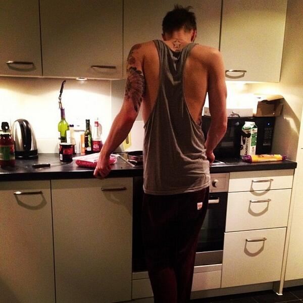 LawsonAndyTH's tweet image. @mapungmin Aww Poor you! Let Rhino cook 4 u! Here we go Sis👭! #ImaginationWins