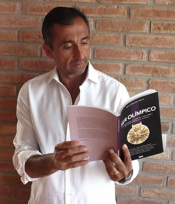 heippahei's tweet photo. Manel #Estiarte, uno de los 14 protagonistas de @SerOlimpico, de @martinezferran #waterpolo #deportes #gràciesmanel http://t.co/bhQGHQA1HF