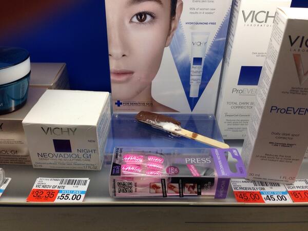 MicheleG143's tweet image. fucking slobs..you couldn't see the garbage can 3 feet behind you? #cvsproblems