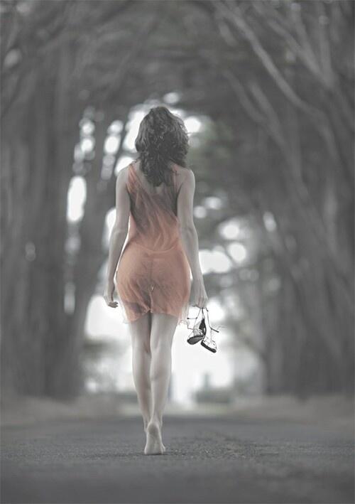 Yalnızlık yürü yürü bitmez.