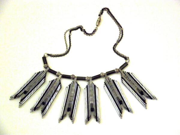 Pinultimate's tweet image. A special #gift #necklace #mothersdaypresent for a mom who loves something unique and trendy