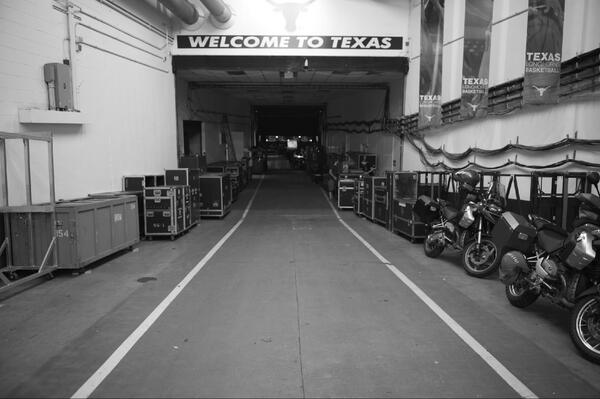 Good morning #Austin! "<a href="/ErwinCenter/">Frank Erwin Center</a>: Welcome to Texas <a href="/rushtheband/">Rush</a> #RUSHLive " #RushinAustin