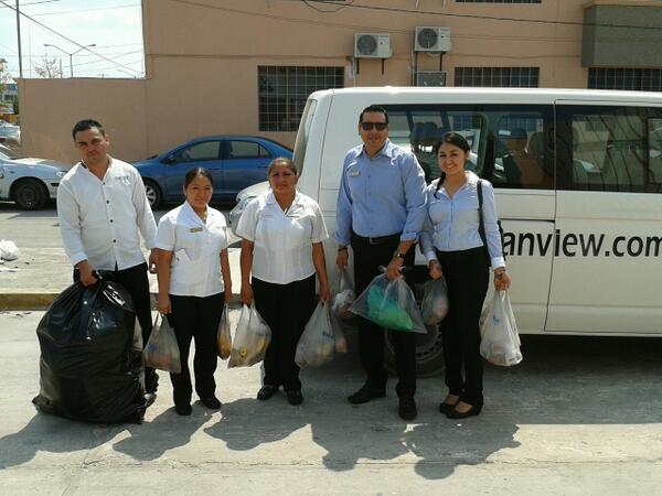 oceanviewcamp's tweet photo. Llegamos #unacariciahumana #cadenadealimentos gracias familia Ocean  View! http://t.co/AJfAB6rE5Y
