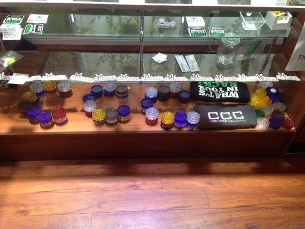 CoolCalmCollect's tweet photo. @CoolCalmCollect rep'n all day every day :) http://t.co/aqFnfHjk6M