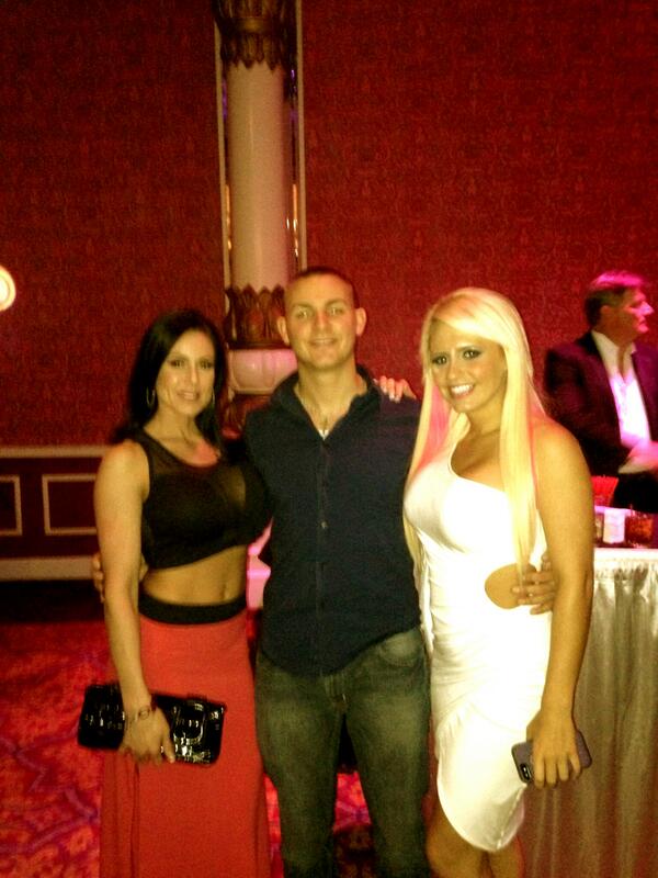 Nick_DiP's tweet photo. Sandwiched between @JackyJoy and @KendraLust at #TheFannys These girls are amazing!! http://t.co/6EaX1SSlEs