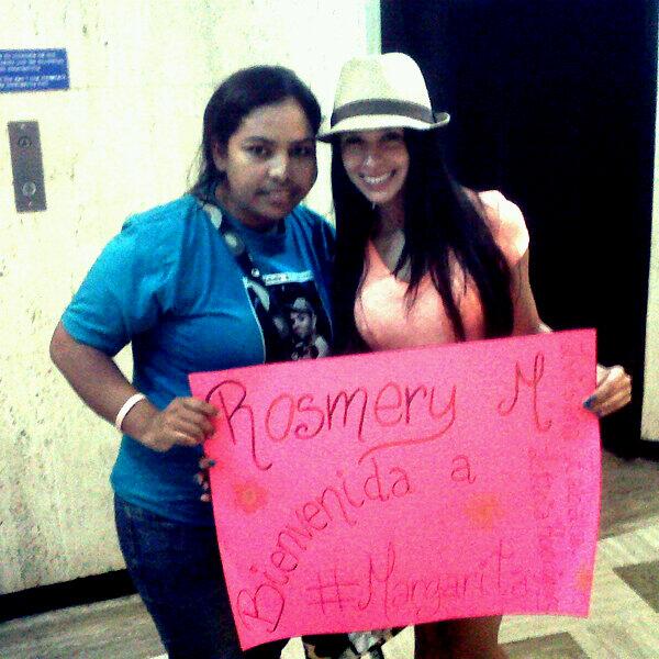 CFFalcon_Rosme's tweet photo. "@CFRosmeMgt Aqui con @rosm18 *-* que hermosaa es enserioo♥ http://t.co/Z450dbYnRk