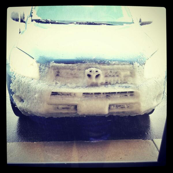 EirnNelson's tweet image. This is not okay... #SolidIce