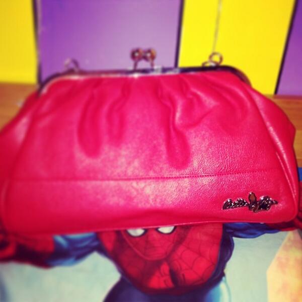 PinupPost's tweet image. [pinupgram] @ bit.ly/11wPTDf :: HAPPY 90th BIRTHDAY #bettiepage #redpurse #blamebetty #fasion #pinup #pinu...