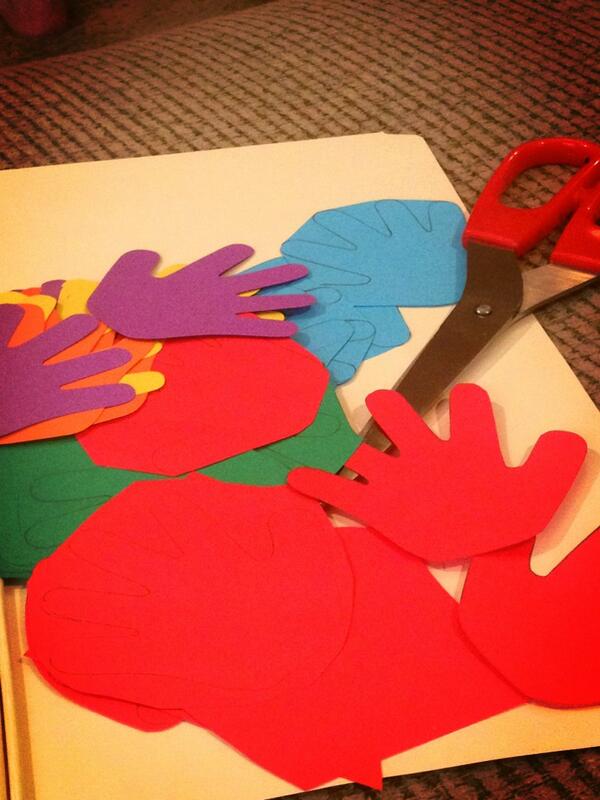 Valerie_N_Carr's tweet image. The things we&apos;ll do the carry a theme through. @salarmypeoria #volunteerappreciation #heartlandsa #handsthathelp