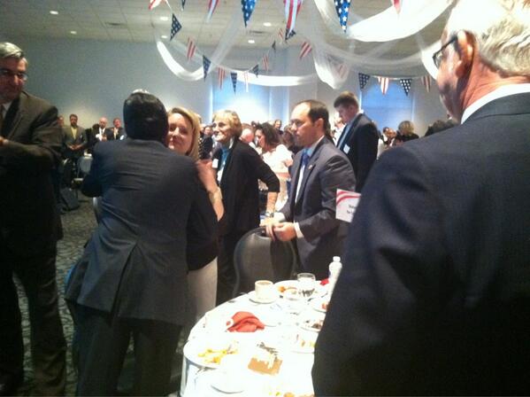 beckyrogness's tweet image. Standing ovation for @EricCantor #acgop