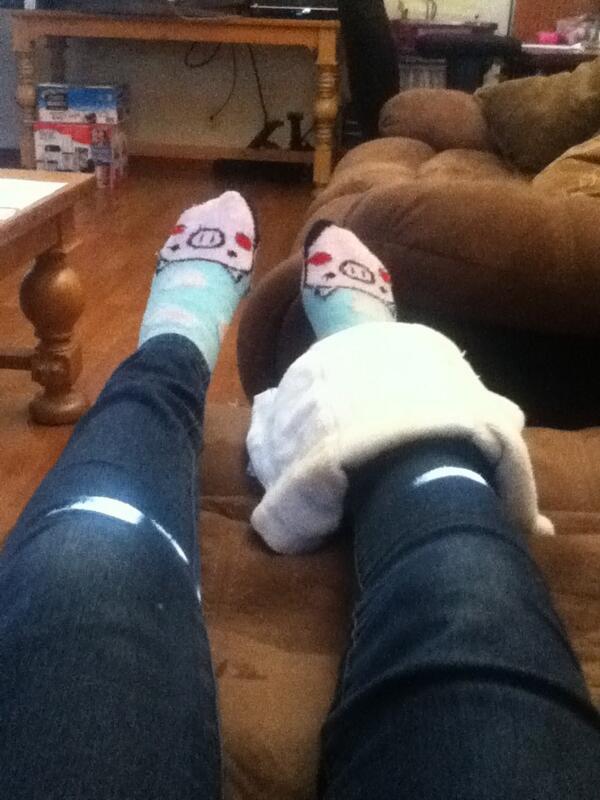 liddonessa3's tweet photo. no practice for me today my ankle hurts to much ππ’π
#piggysocks #soccerproblems http://t.co/nUdPEL4N4K