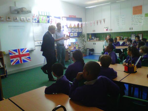 MayorofLondon's tweet image. Earlier I visited @TidemillAcademy in Deptford to help teach a class about St Georges Day @TeachFirst #everychildcan