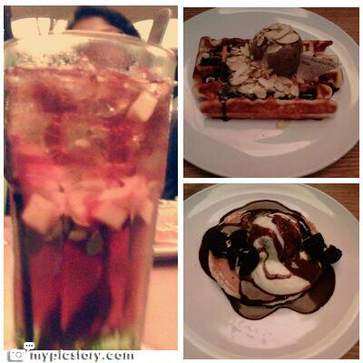LuckyFN's tweet image. Yoh ¬_¬ RT @yohanadameria: #pancious #pancake #waffle #oreocheese #cocobaileys #greenappletea #full #PicStory