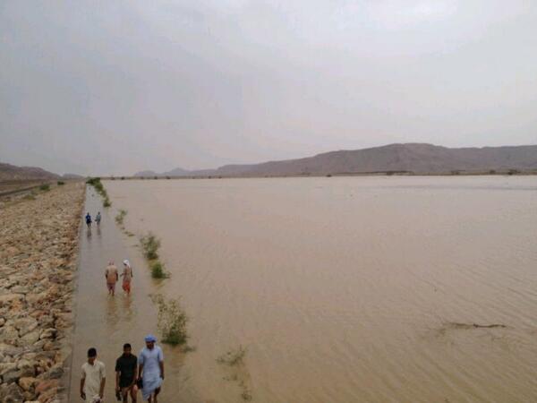 امتلاء سد عبري بالخيرات ولله الحمد بسلطنة عمان وفريق مطاردي الامطار بمركز العاصفة متواجدين للتغطية. #سلطنة_عمان