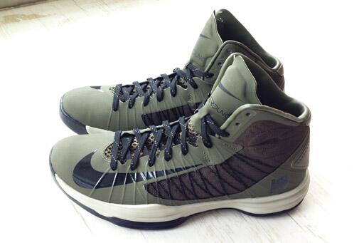 LOCALFOREIGNOR's tweet image. UNDFTD x Nike “Ballistic” Hyperdunk 2012

via kidulty.com/blog/detail/22…