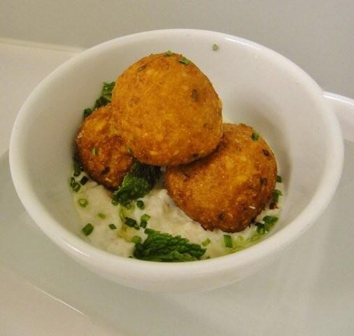 MetBack_Bay's tweet image. The new thing this season? Falafel! Come try our crispy on the outside, creamy on the inside, fresh off our new menu