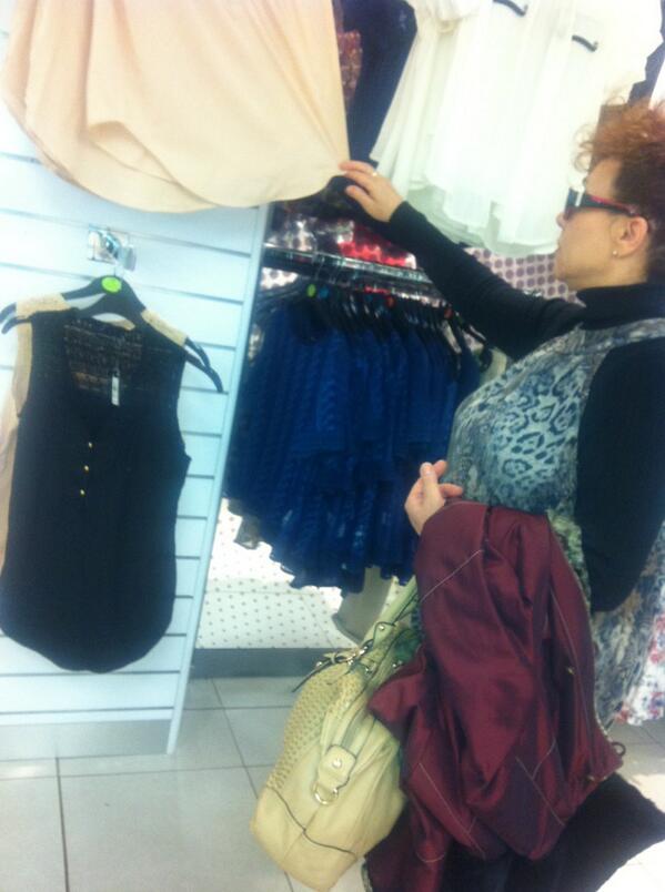 seve013's tweet photo. “@PilarRubio_: Misión imposible: ir a Primark con tu madre y tardar menos de 2 horas… http://t.co/Fb5YjmNwnX” o tu novia   @EmeJotaOrtega