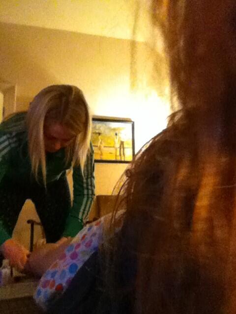 meghanhoey's tweet image. Have mam whipped! Giving me a rub before my race tomorrow #soreeverywhere
