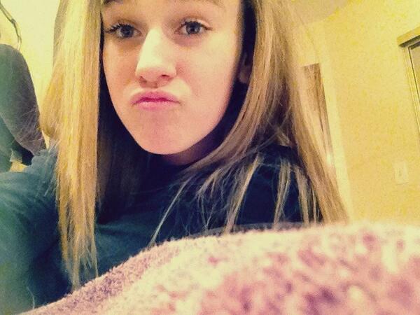 strokemylexus's tweet image. let's run the world together? 🌸