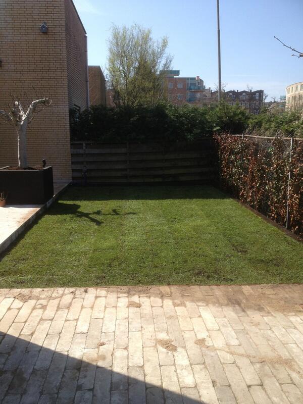 Weer eens een echt grasveld aangelegd! <a href="/rotterdam/">Gemeente Rotterdam</a>