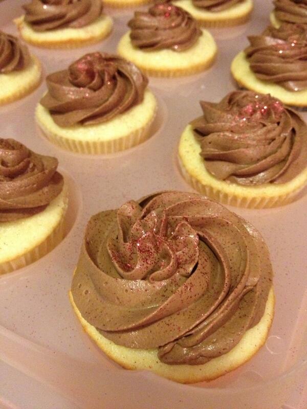 annabelevil's tweet photo. I really need to use this thing more. Updates: cupcakes and DJ gigs coming soon http://t.co/cTjnN4G2OL