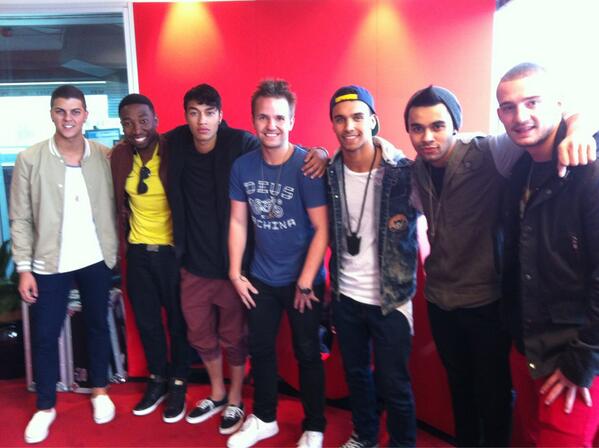 TitaniumVibes's tweet photo. Remember to request #Titanium On all you favourite stations! Here's us chilling with the brother @Smallzy :D http://t.co/HdMyWcDMJf