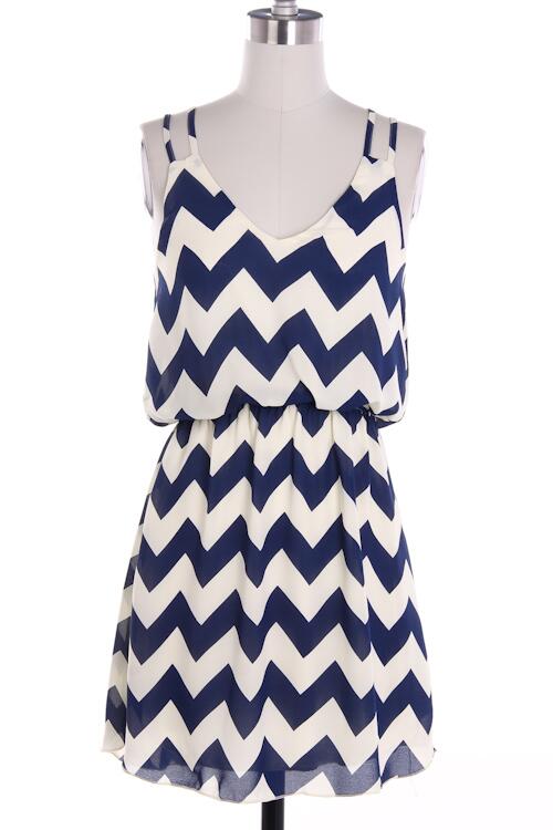 TheWinkingEle's tweet photo. Navy Chevron Dress http://t.co/inK2Hw4SvQ