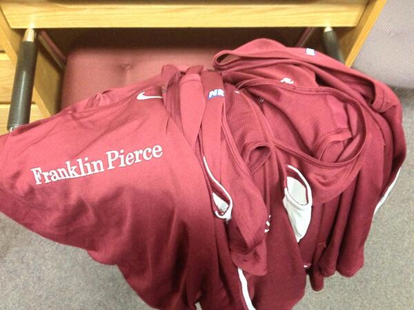 CoachZem's tweet image. Breaking out the Elite #FPUtrack jerseys for 1st time at an outdoor meet at Penn Relays #LookingFast