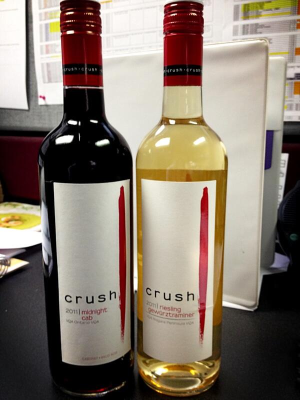 CrushVQA's tweet photo. #favoritebestfriendpicture A bit of a crush http://t.co/Id1lvvtMYE