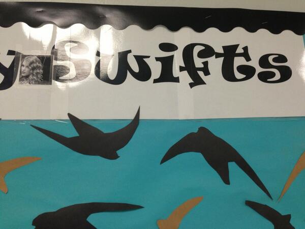 AverySwift13's tweet image. HOW have i never seen this before ?! (Note the picture of taylor swift) #walkervilleproblems